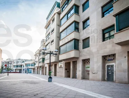 Comprar instalaciones, naves industriales... de 75m² en Murcia