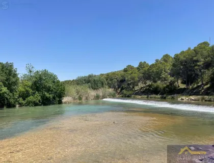 UNKNOWN