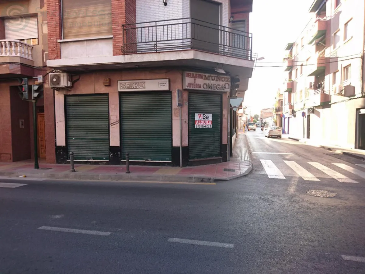 Alquilar instalaciones, naves industriales... de 85m² en Murcia