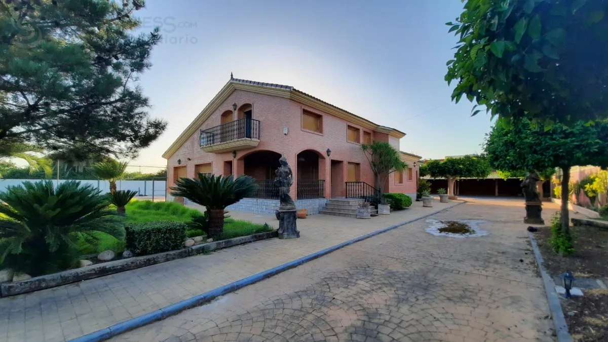 Comprar casa de 2356m² en Murcia
