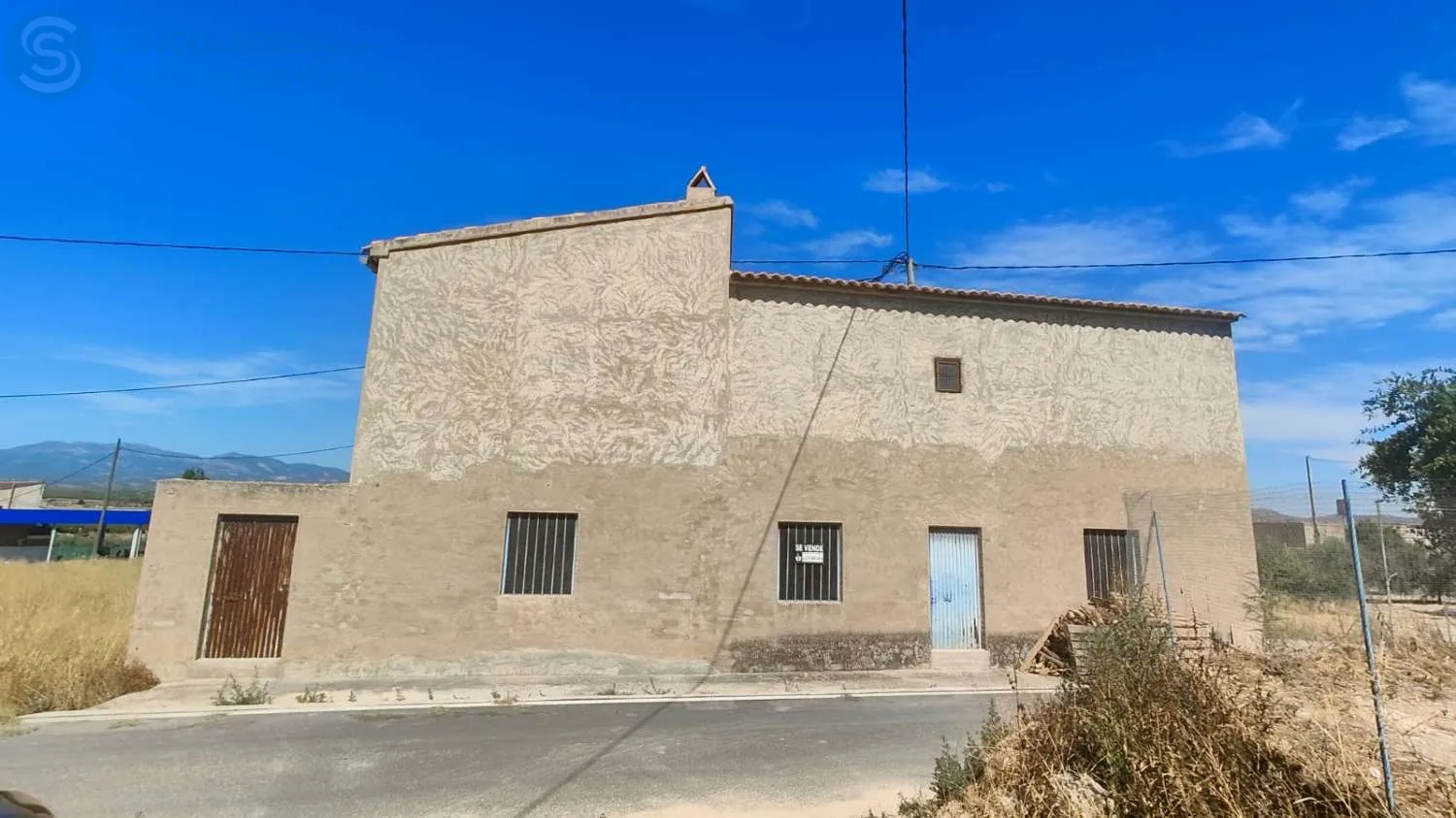 Comprar casa de 893m² en Pliego
