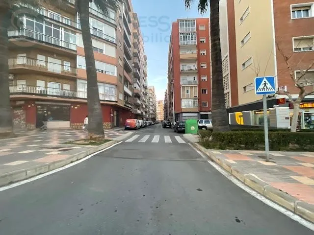 Alquilar garaje de 55m² en Cartagena