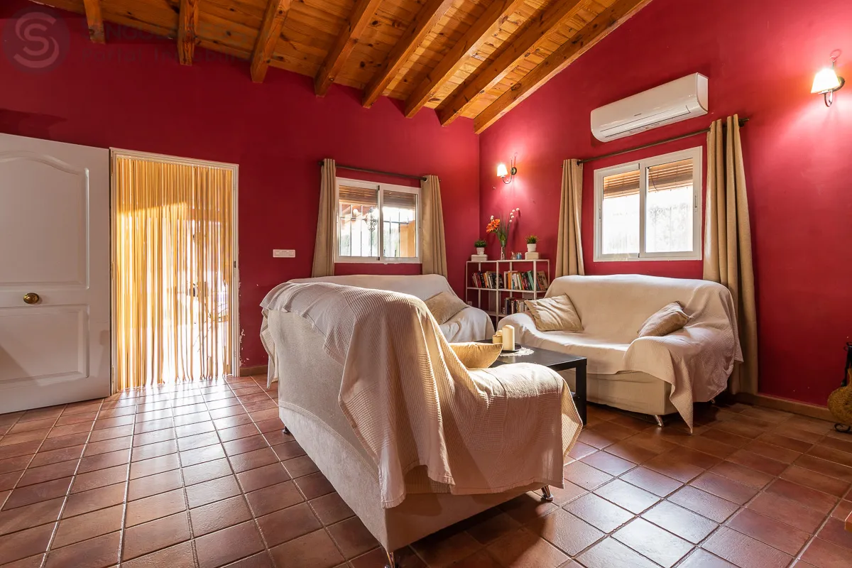 Comprar casa de 2440m² en Pliego