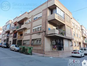 Piso en LA CERAMICA, con 105 m² construidos.
