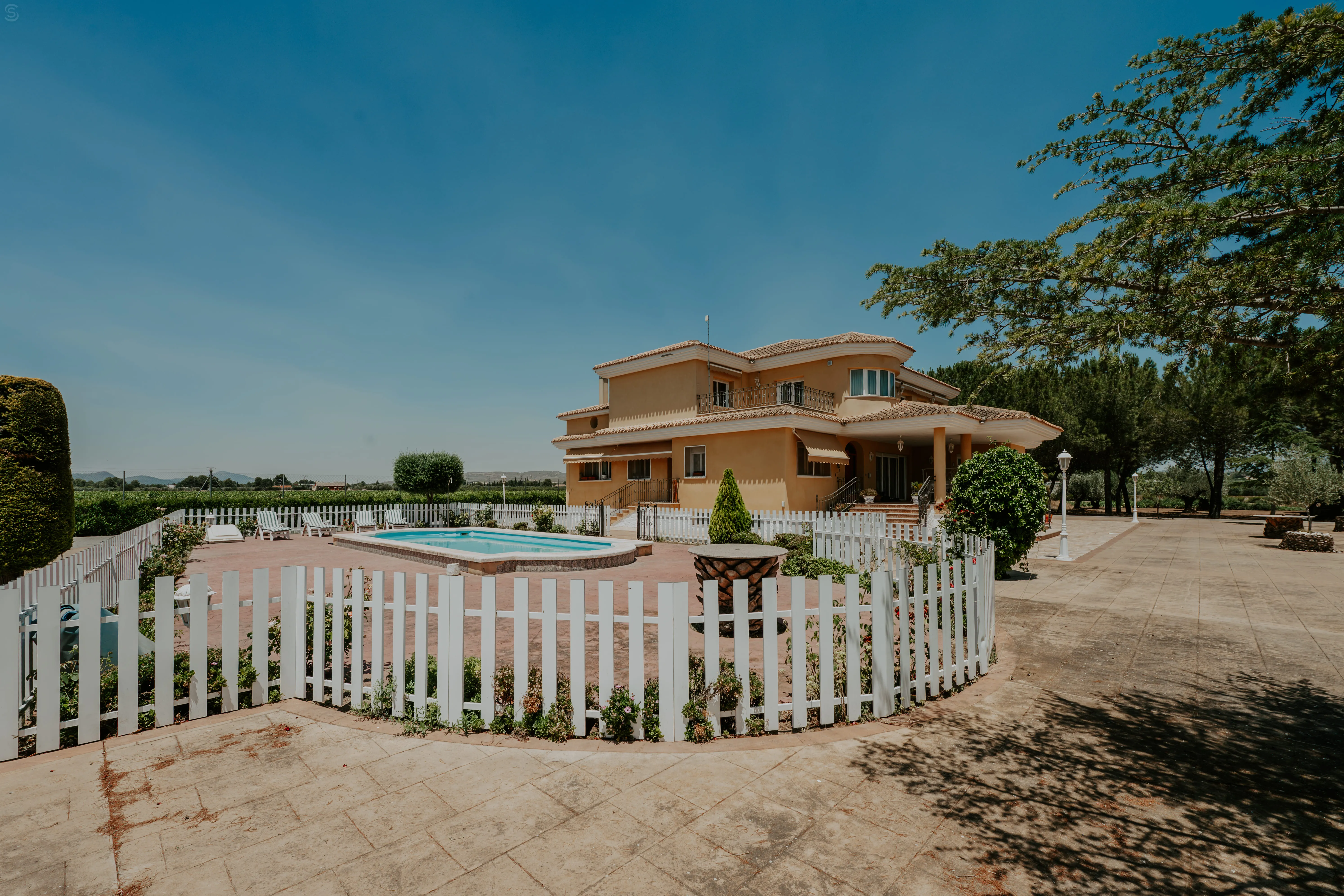 Comprar casa de 738m² en Yecla