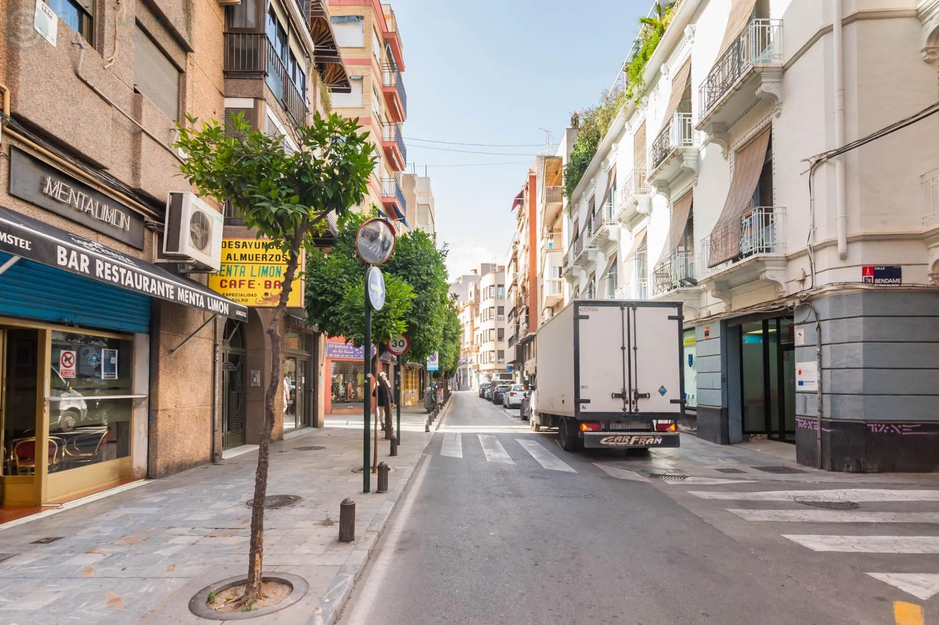 Comprar instalaciones, naves industriales... en Calle SAGASTA nº 30 en Murcia