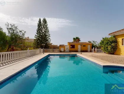 Comprar chalet de 520m² en Murcia