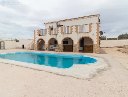 Comprar casa de 2800m² en Mula