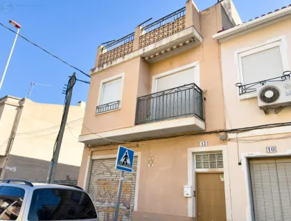 Comprar casa de 152m² en Cieza