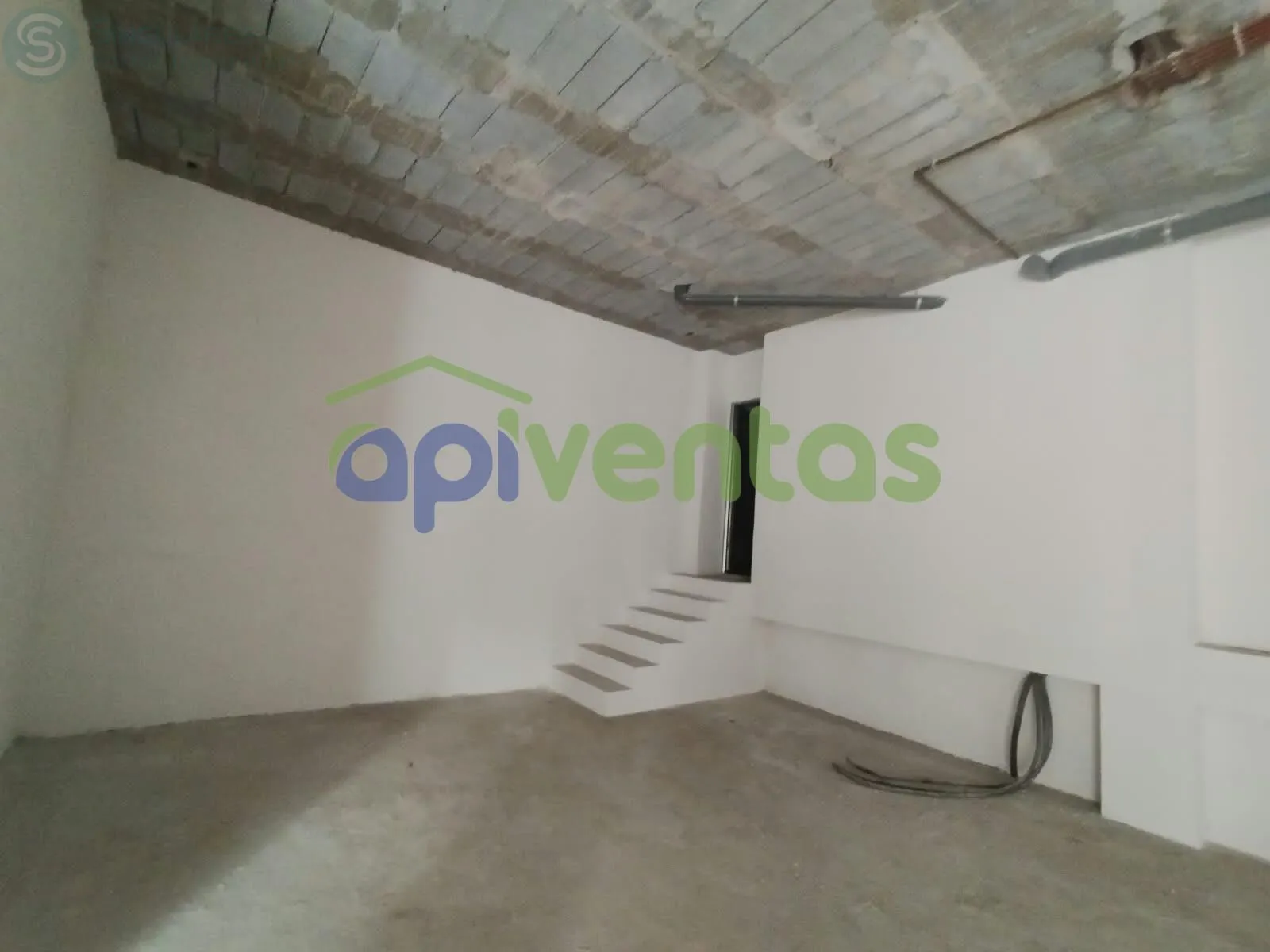 Comprar almacén de 108m² en Lorca