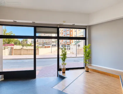 Comprar local de 364m² en Murcia
