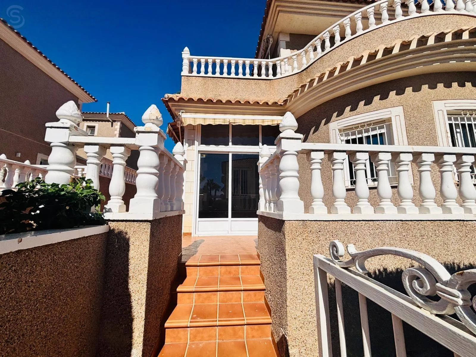 Comprar casa de 227m² en Torrevieja
