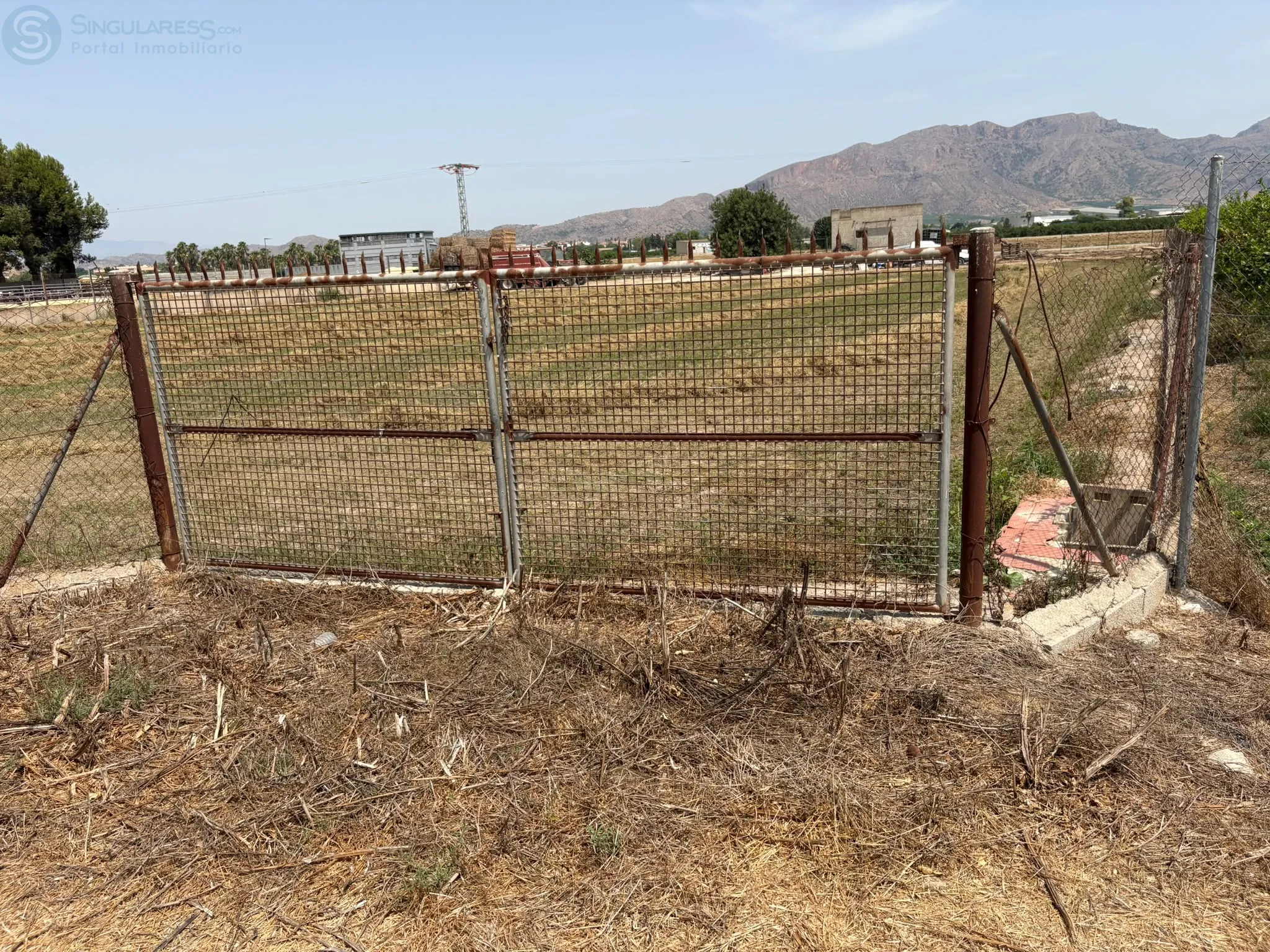 Comprar terreno de 4200m² en Santomera