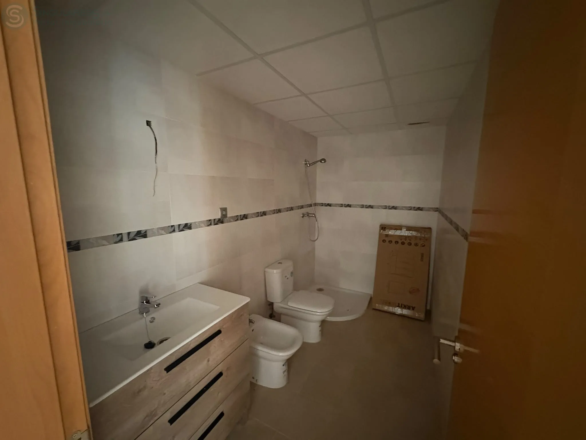 Comprar piso de 96m² en Archena - Baño
