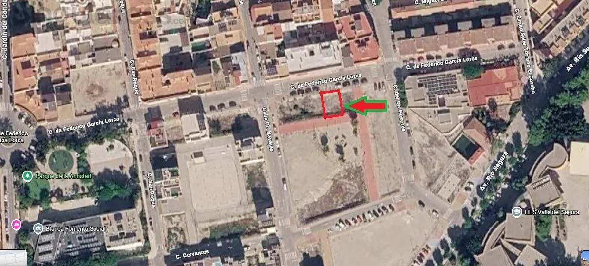 Comprar terreno en Calle Federico García Lorca nº 25 en Blanca