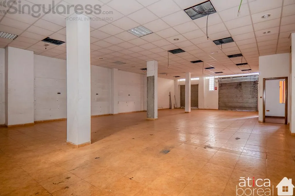 Comprar local de 223m² en Murcia