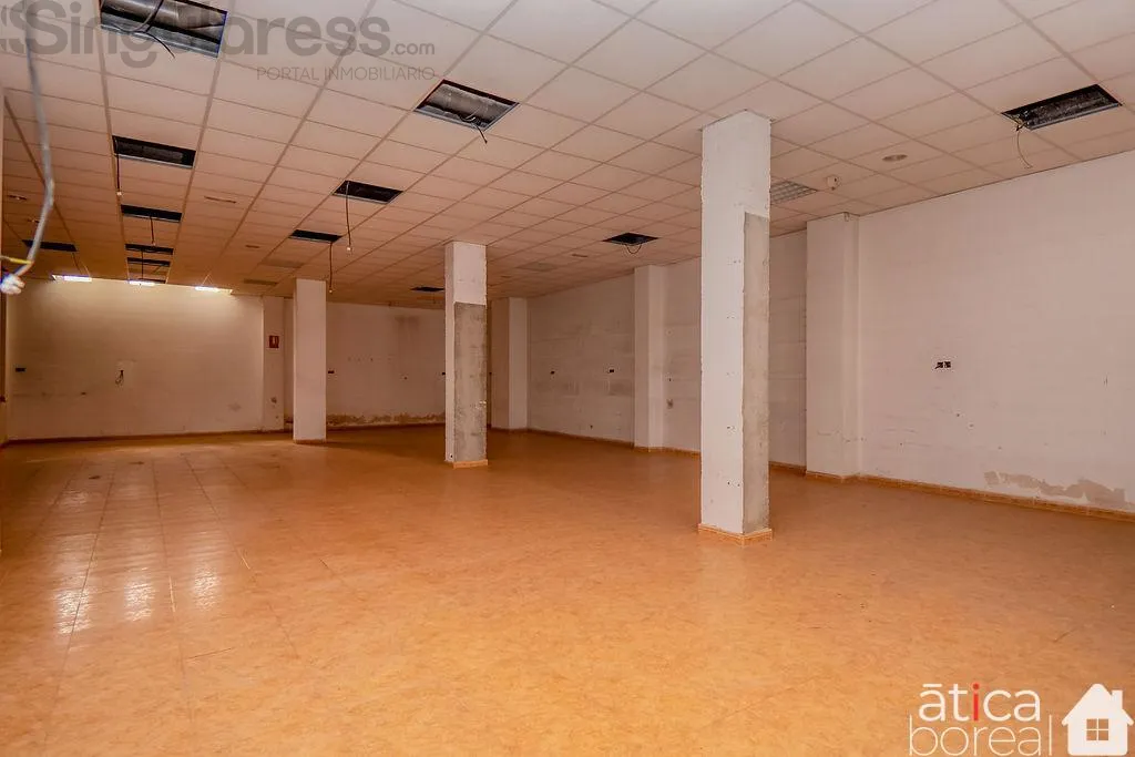 Comprar local de 223m² en Murcia