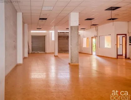 Comprar local de 223m² en Murcia