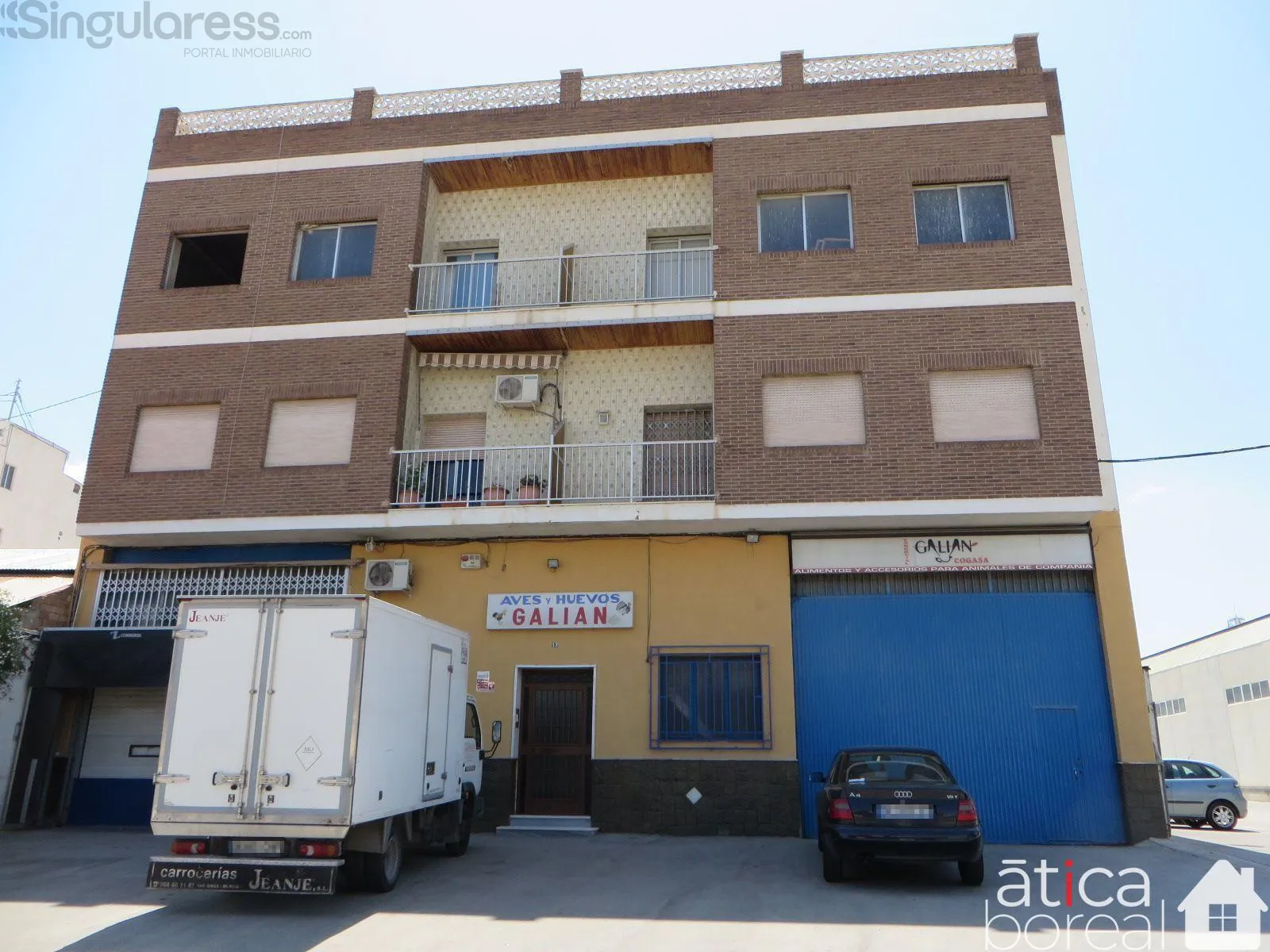 Comprar local de 710m² en Murcia