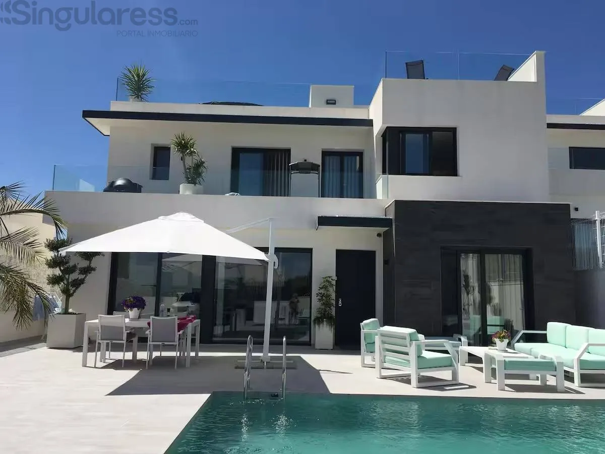 Comprar casa de 210m² en San Miguel de Salinas