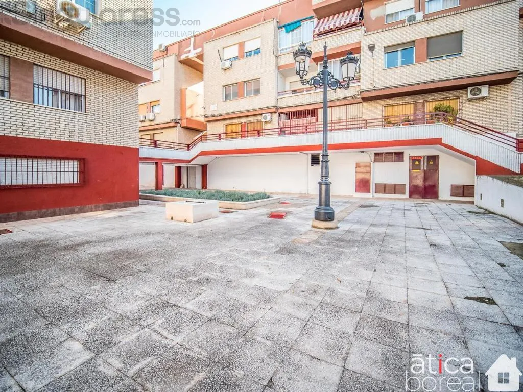 Comprar local de 718m² en Las Torres de Cotillas