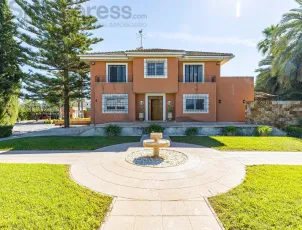 Comprar casa de 4862m² en Murcia