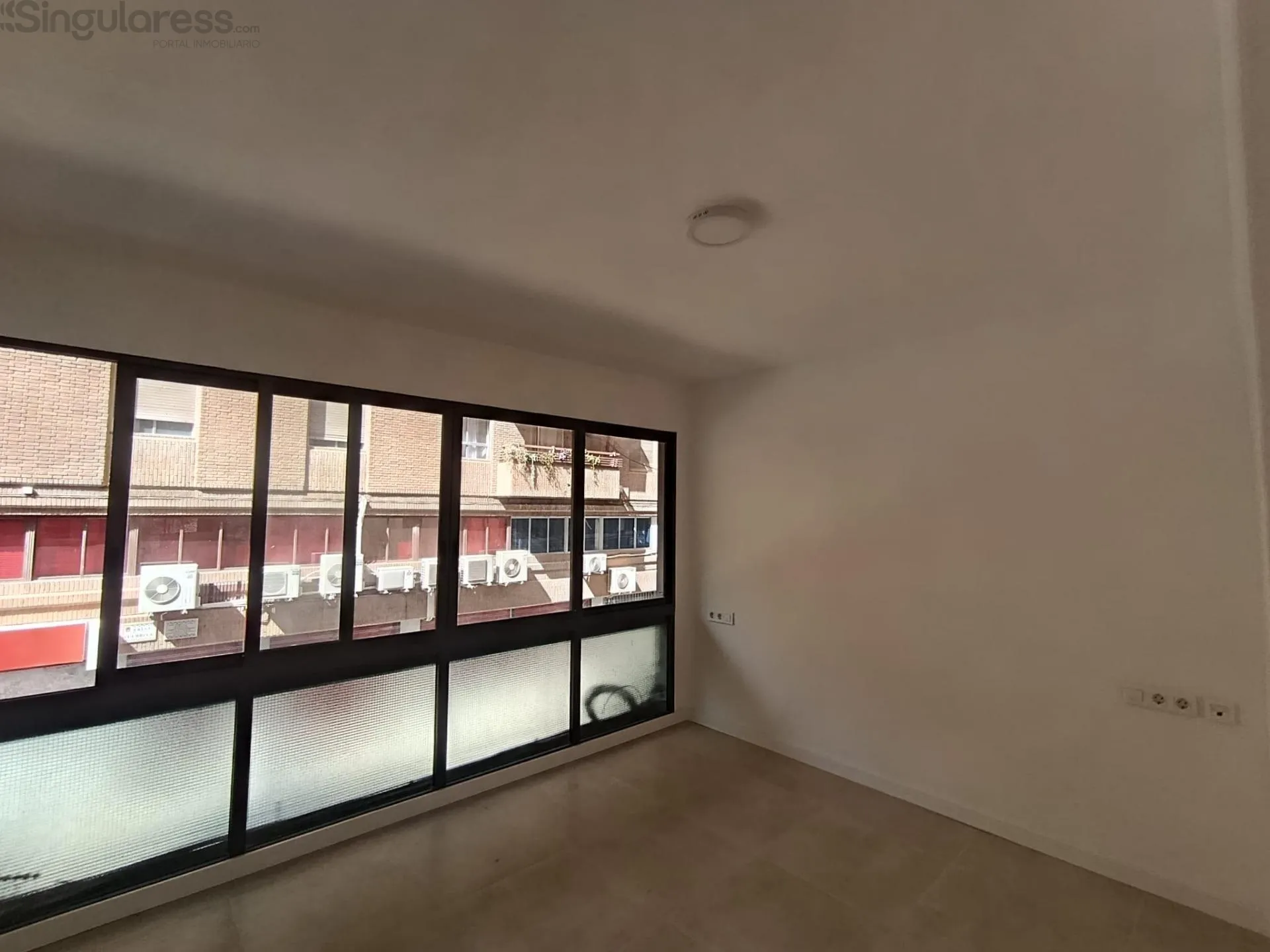Comprar oficina de 150m² en Alicante