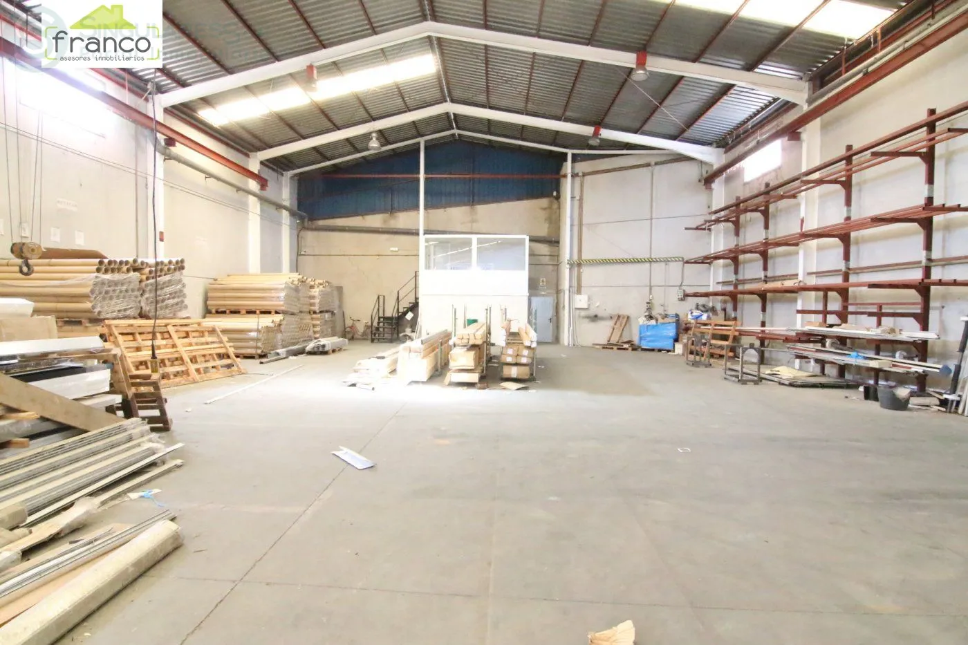 Comprar instalaciones, naves industriales... de 2300m² en Murcia