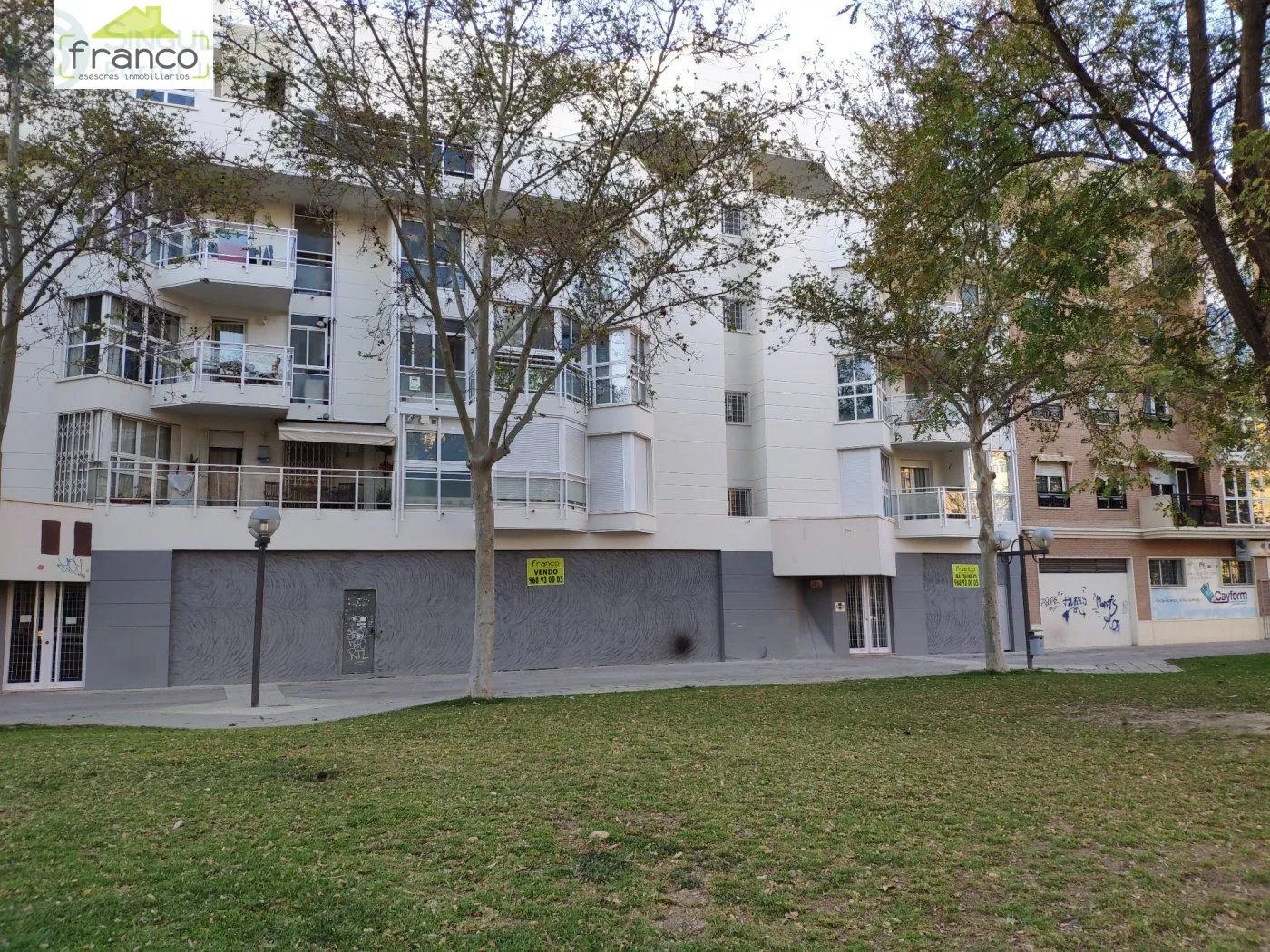 Comprar instalaciones, naves industriales... de 130m² en Murcia