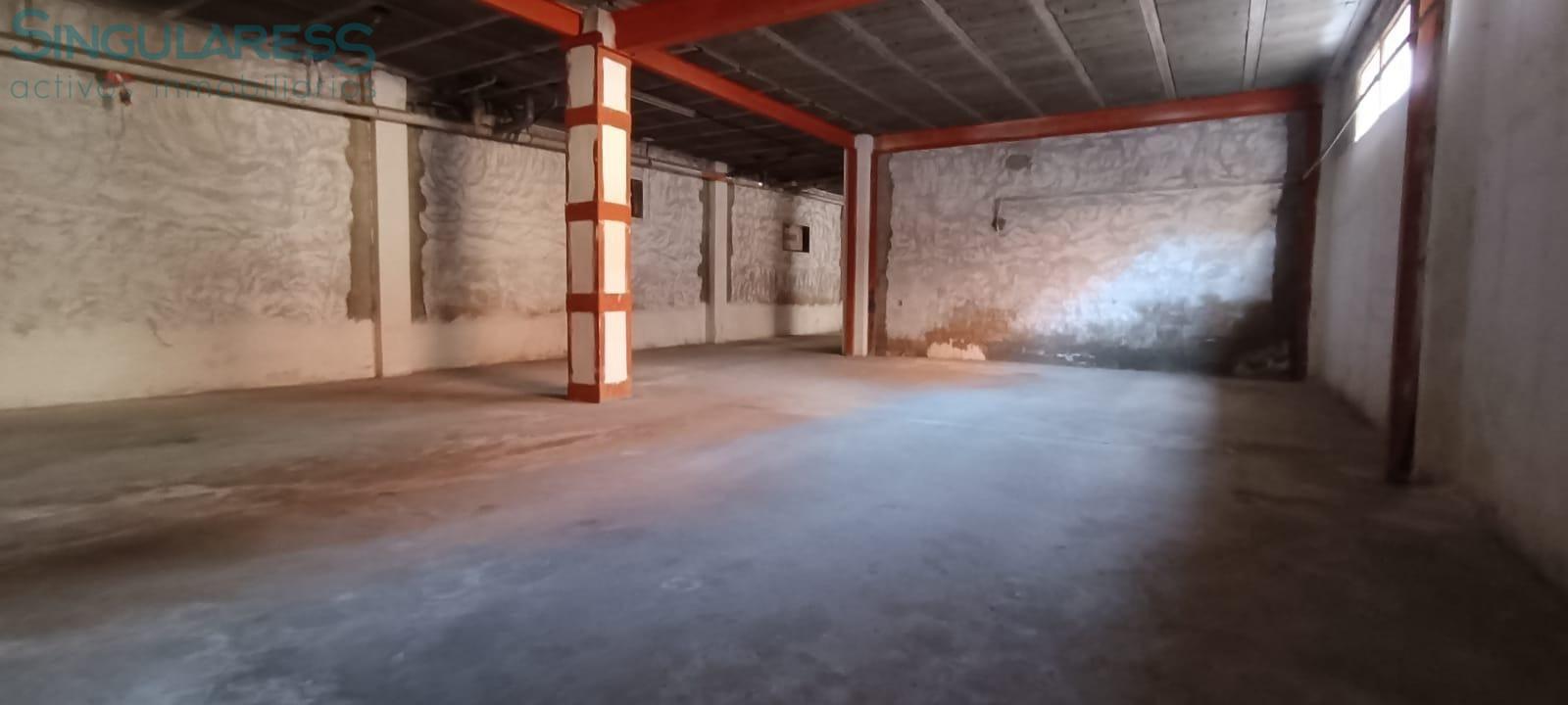 Comprar garaje de 240m² en Alcantarilla