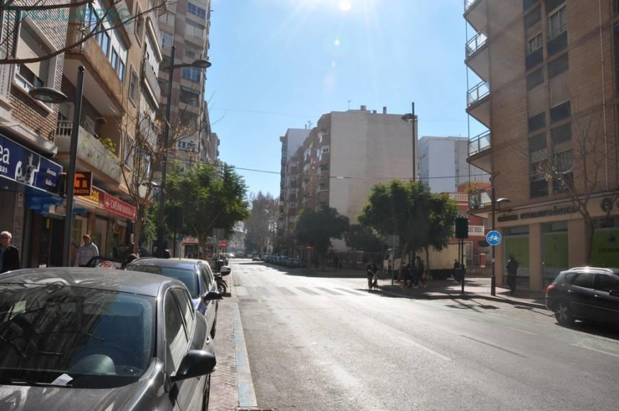 Comprar instalaciones, naves industriales... de 1345m² en Cartagena