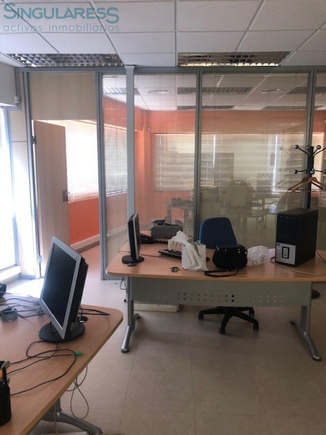 Comprar instalaciones, naves industriales... de 700m² en Cartagena