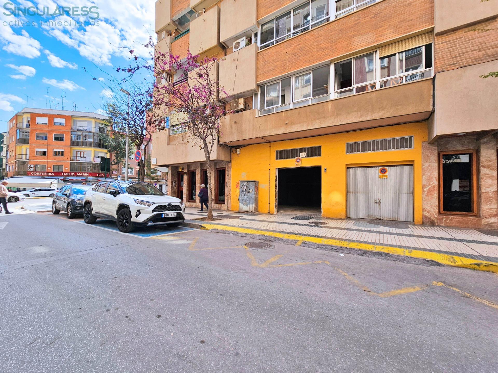 Comprar instalaciones, naves industriales... en Calle PINTOR BALACA nº 52 en Cartagena