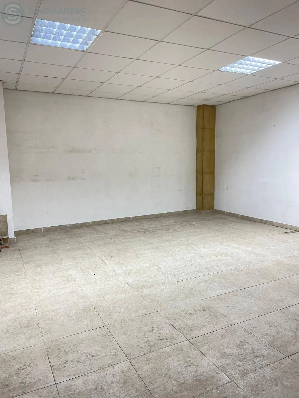 Comprar instalaciones, naves industriales... en Calle Orilla de la Vía nº 41 en Murcia