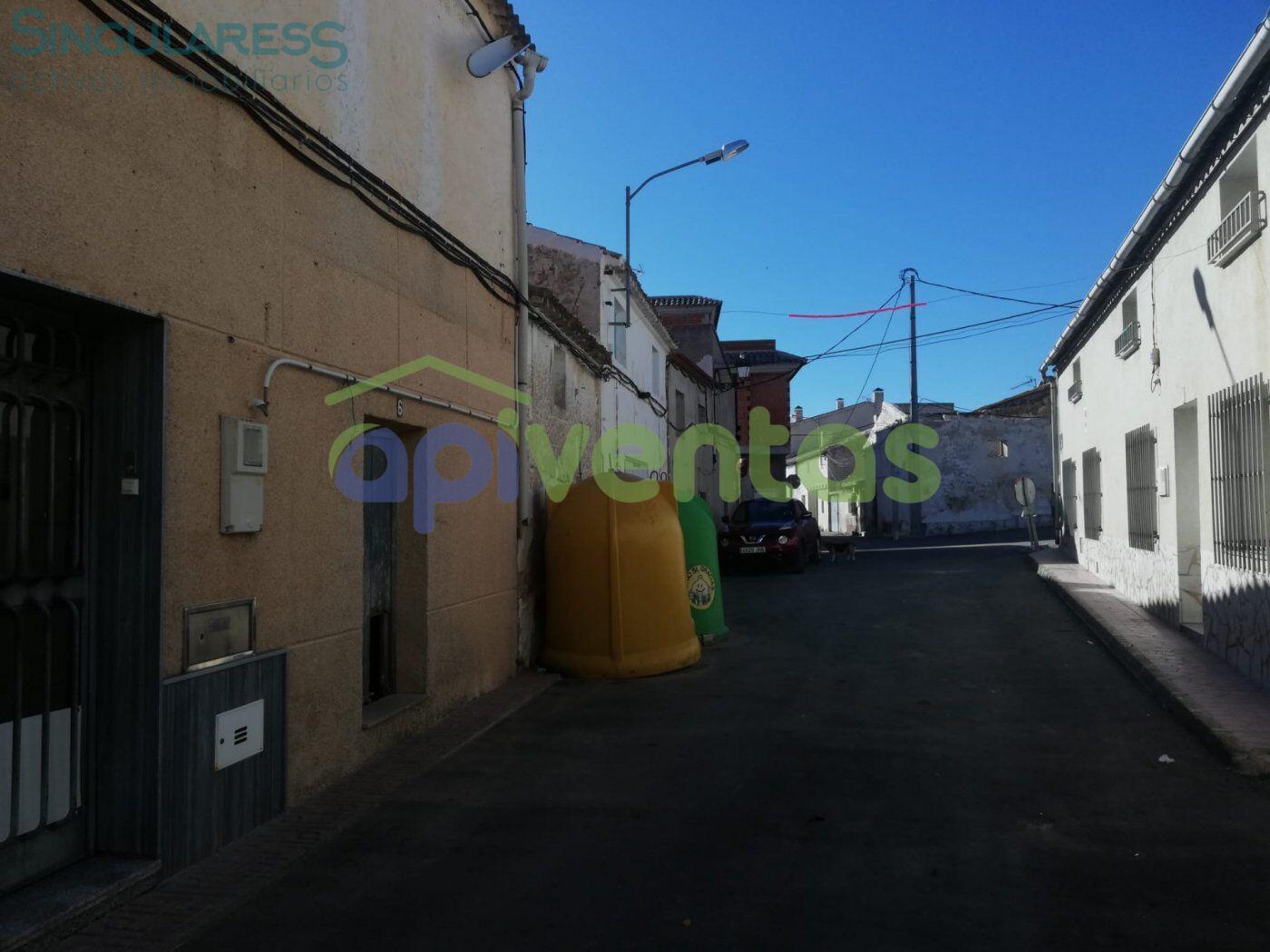 Comprar instalaciones, naves industriales... de 70m² en Lorca