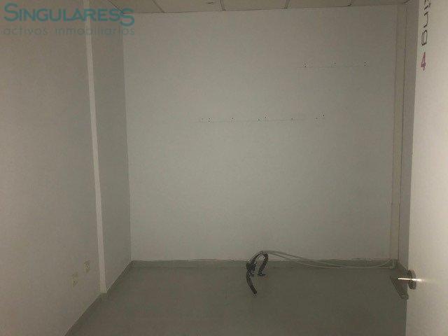 Comprar instalaciones, naves industriales... en Calle Jeronimo Santa Fe nº 11 en Lorca