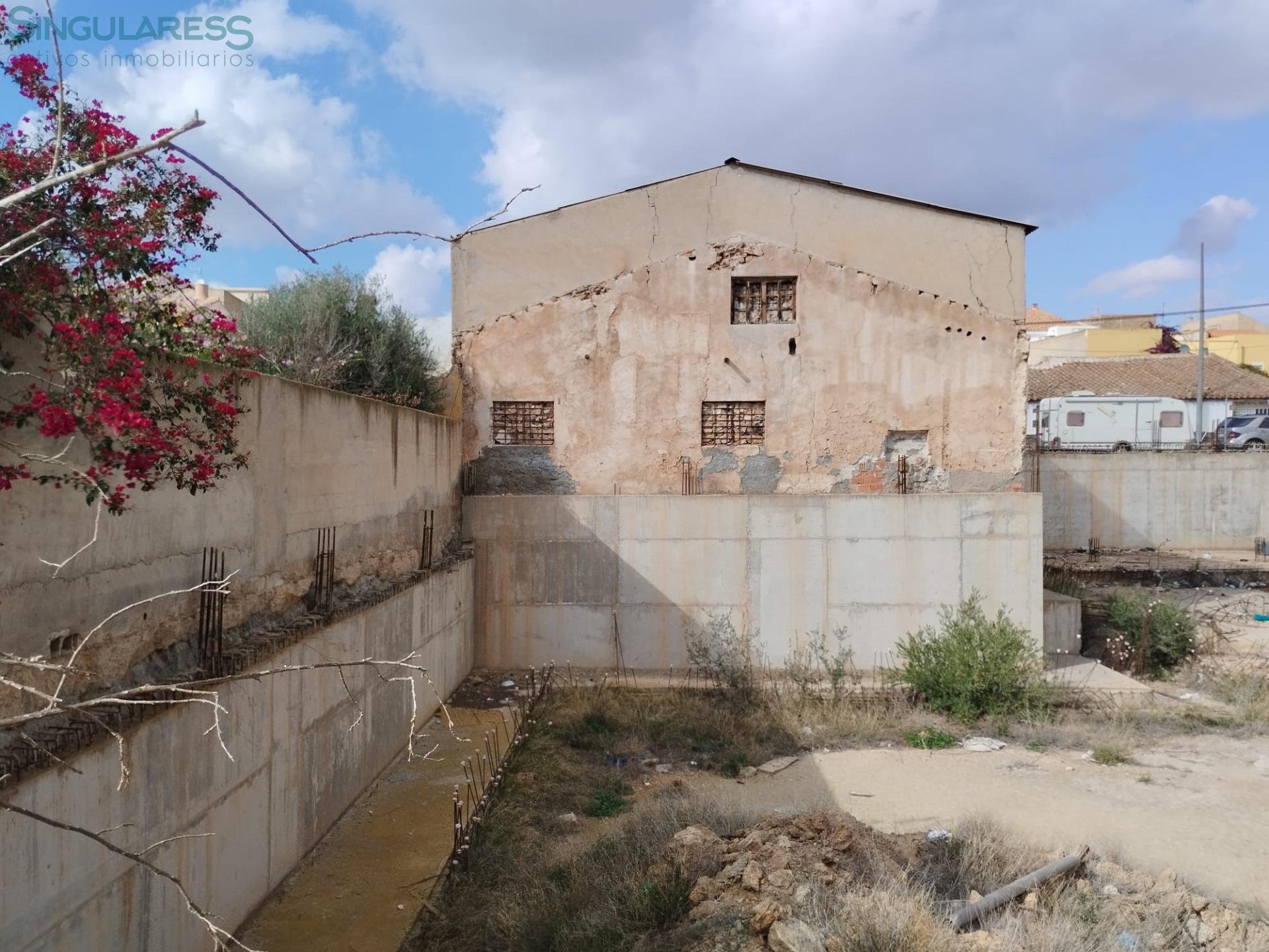 Comprar terreno en Calle Almendricos nº 21 en Lorca
